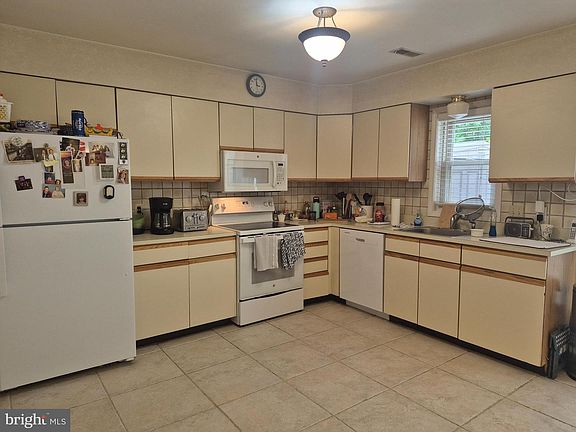 5th image of 5051 Merion Ct