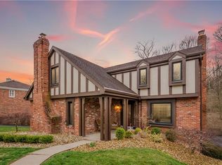 1660 Pinetree Dr, Pittsburgh, PA 15241