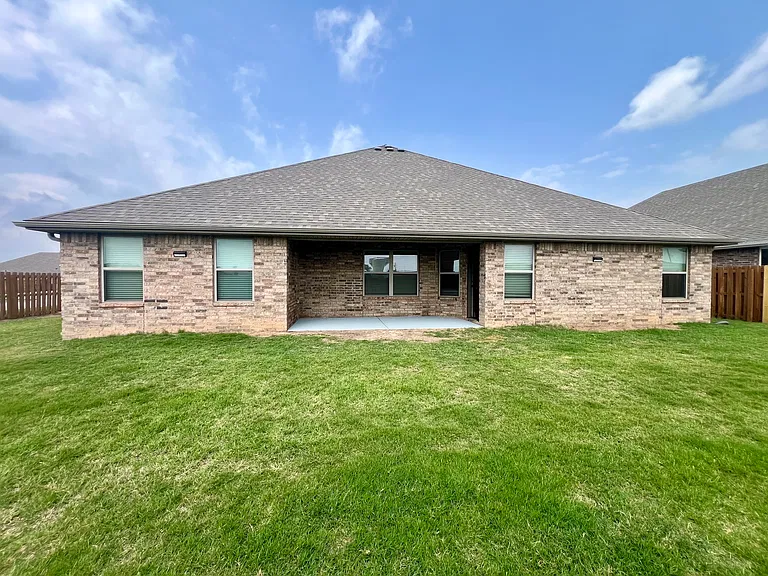 2350 Cameo Ln — Photo 20