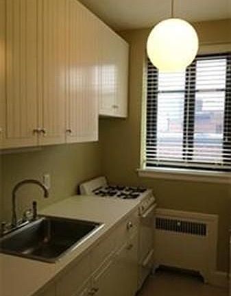 2nd image of 65 Strathmore Rd APT 43
