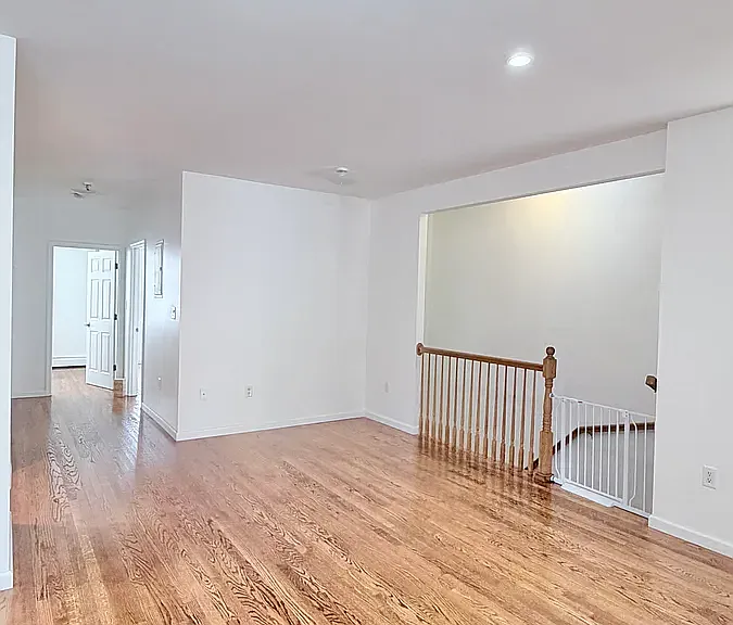 2578 W 16th St #1B — Photo 5