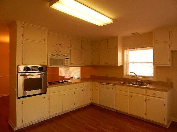 4th image of 2314 Cypress Dr