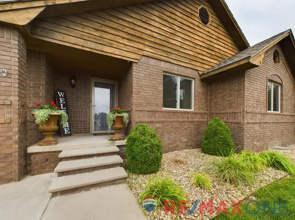 2405 Fleming St, Garden City, KS 67846