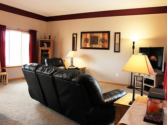 5th image of 1530 153rd Ln NW