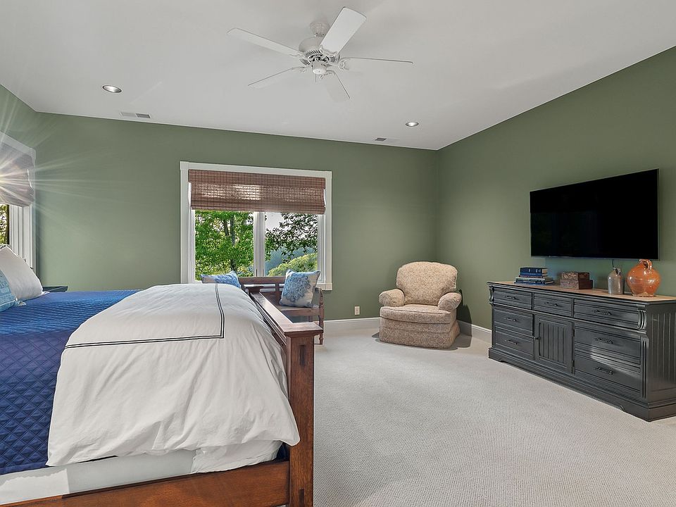 46th image of 415 Summer Breeze Dr