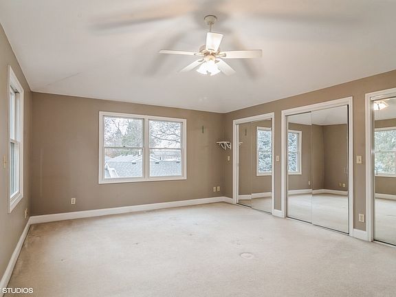 4th image of 625 W Fabyan Pkwy