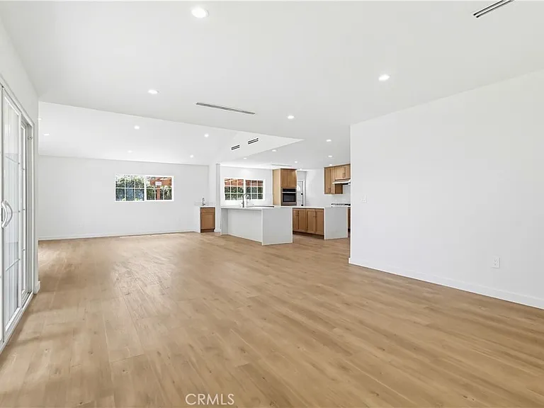 5440 Alcove Ave — Photo 11
