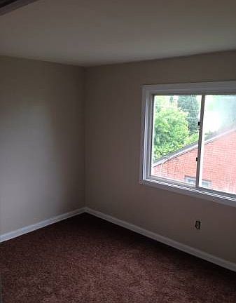 4th image of 206 Sunny Dr