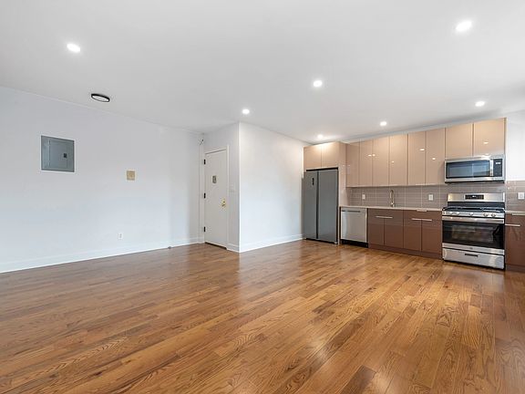 3rd image of 40-66 Ithaca St #3D
