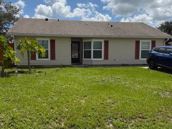 1887 Laredo Dr, Deltona, FL 32738