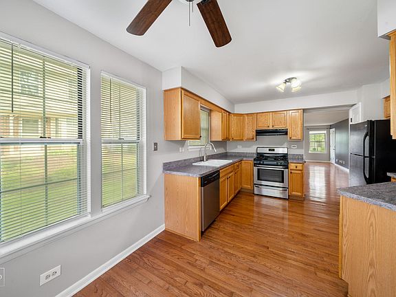 2nd image of 2146 Camden Ln