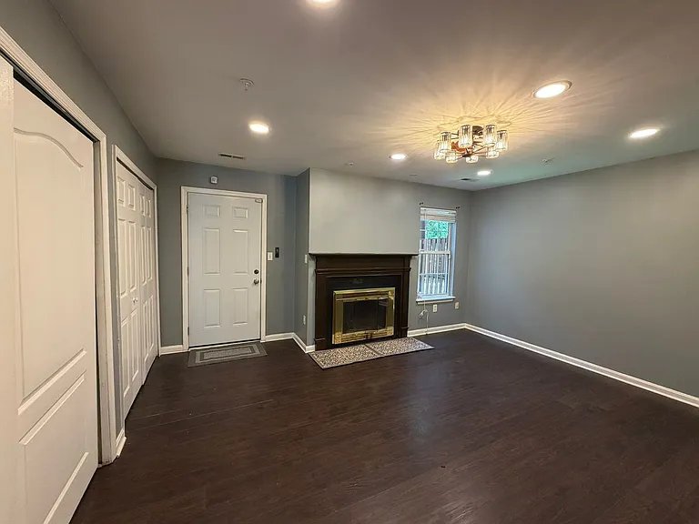 2251 Commissary Cir — Photo 3