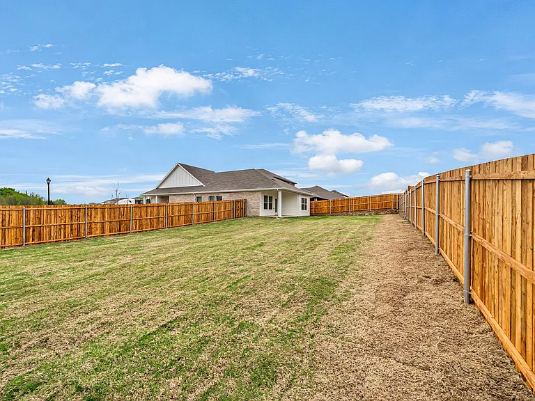 417 Martell Rd — Photo 28