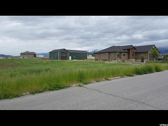 3rd image of 198 Mountain Meadow Dr