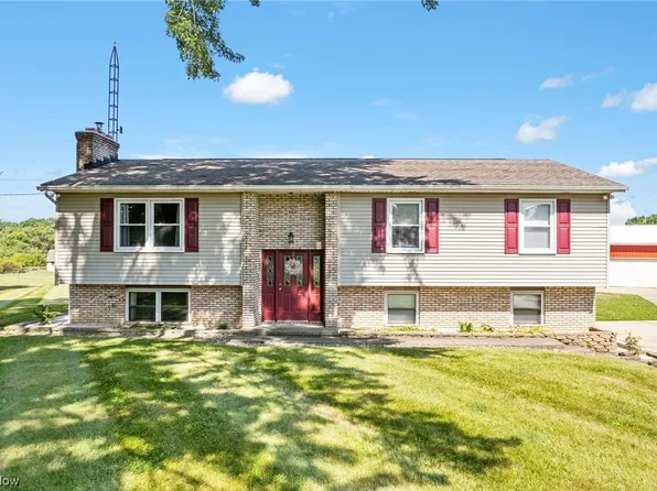 2893 Maplegrove Ave, Louisville, OH 44641