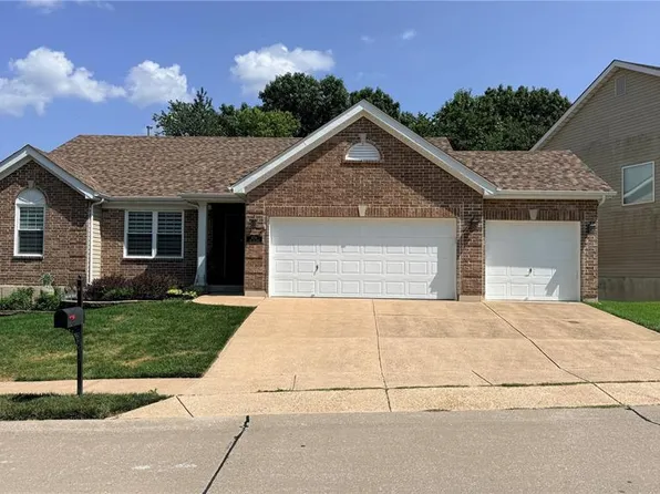 8014 Pinetop Dr, Saint Louis, MO 63129