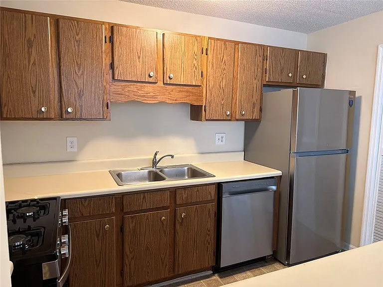 1600 Oakpointe Dr SW #G — Photo 9