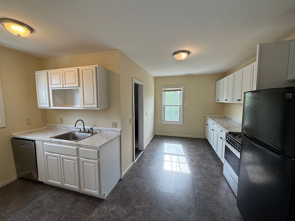 1st image of 1730 Main St #3