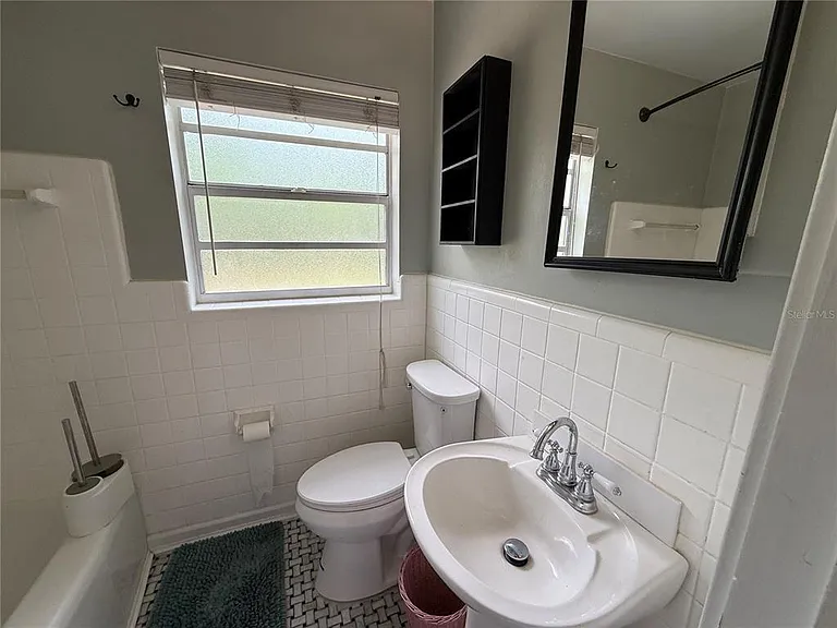 313 NW 34th Dr — Photo 8