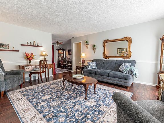 4th image of 116 Oxford Dr