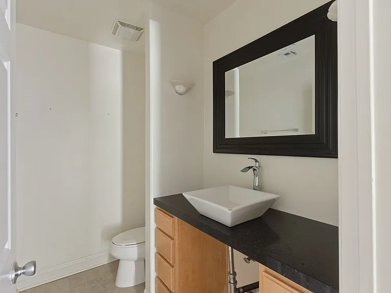 22100 Tiara St — Photo 23