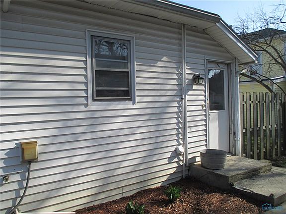 2nd image of 125 W Evers Ave