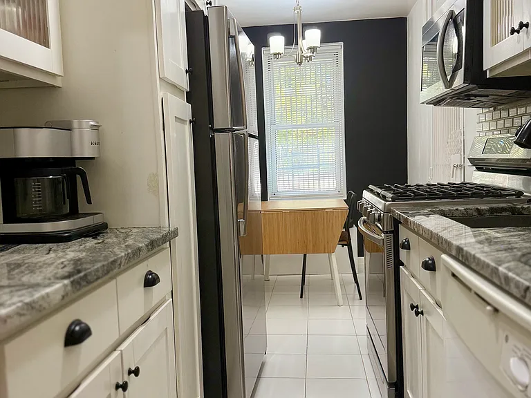 182-25 Wexford Ter #1A — Photo 2