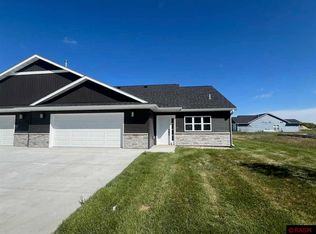 106 E Connie Ln, Eagle Lake, MN 56024