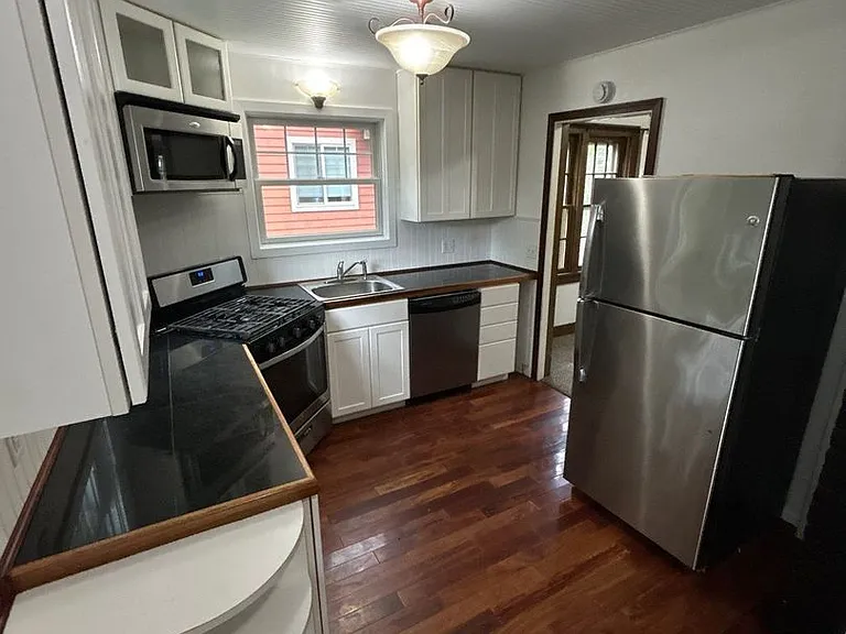 422 SW 9th St — Photo 7