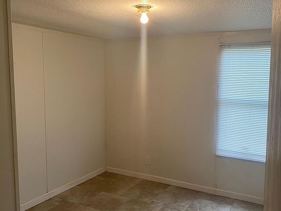4th image of 14502 Amy Dr