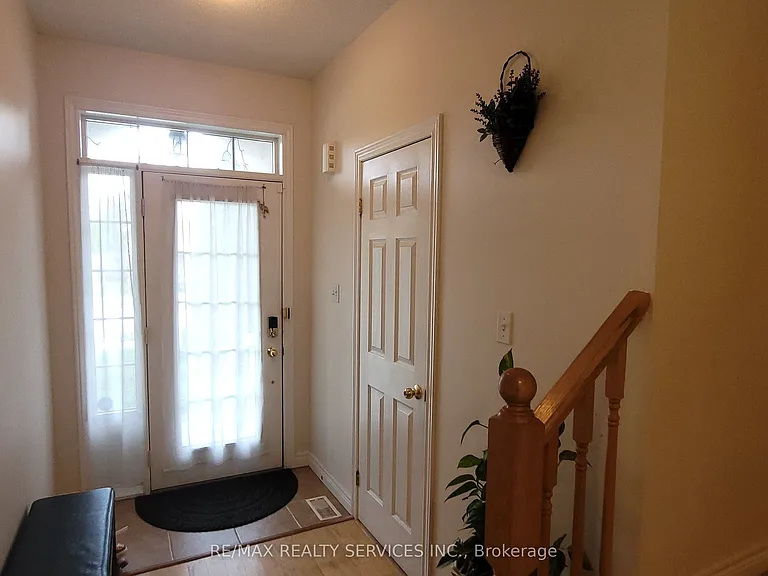 2077 Tovell Dr — Photo 2