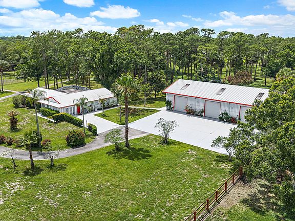 3rd image of 16411 Jupiter Farms Road
