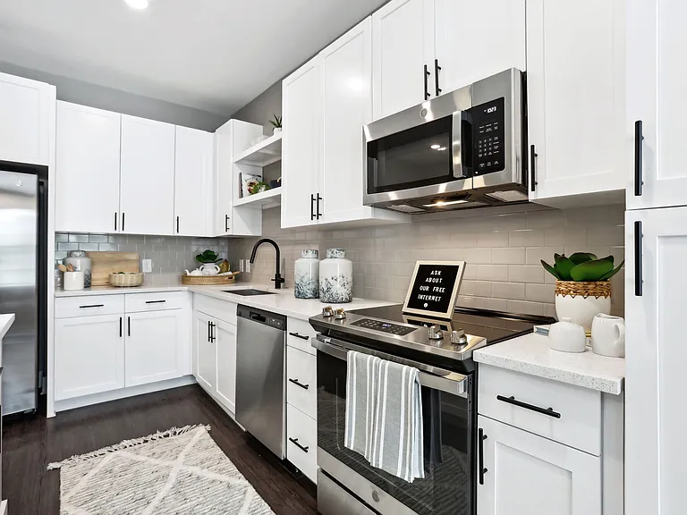 Chandler Residences — Photo 2