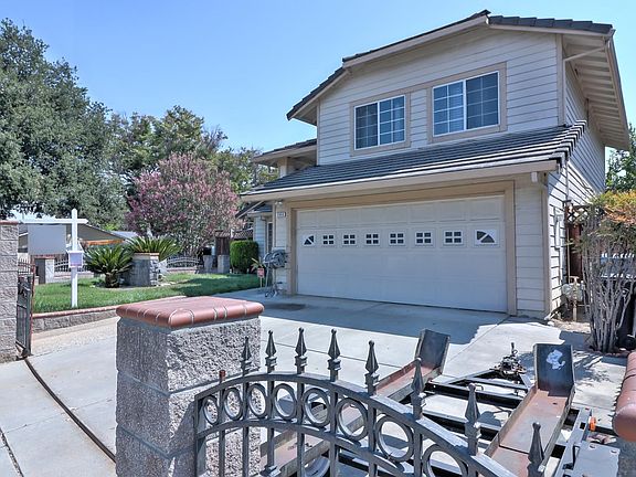 2nd image of 3900 Maui Dr