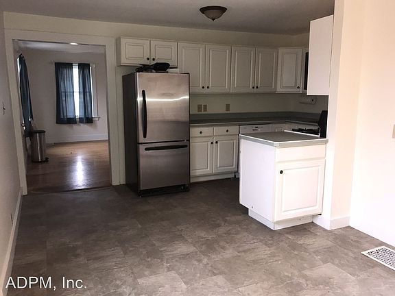 2nd image of 130 Low St