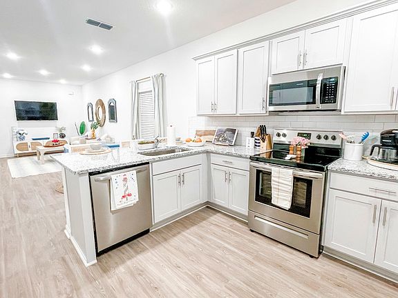 4th image of 53 Pamplona Dr