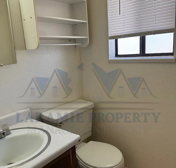 714 Downey St #21 — Photo 9