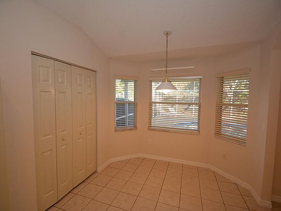 5th image of 6 Point Doral Ct