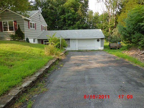 1st image of 30 Greentree Dr S