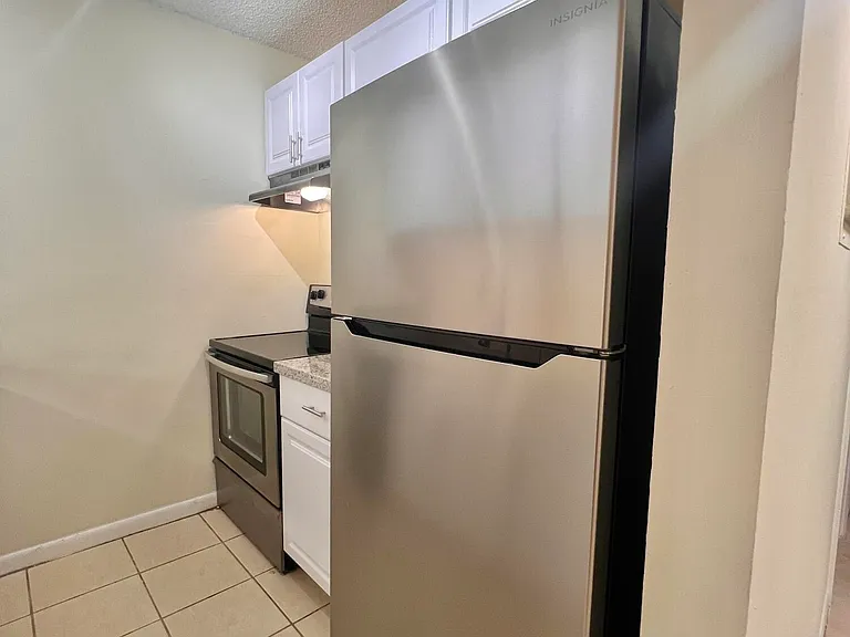 6061 10th Avenue Ave N #242 — Photo 9