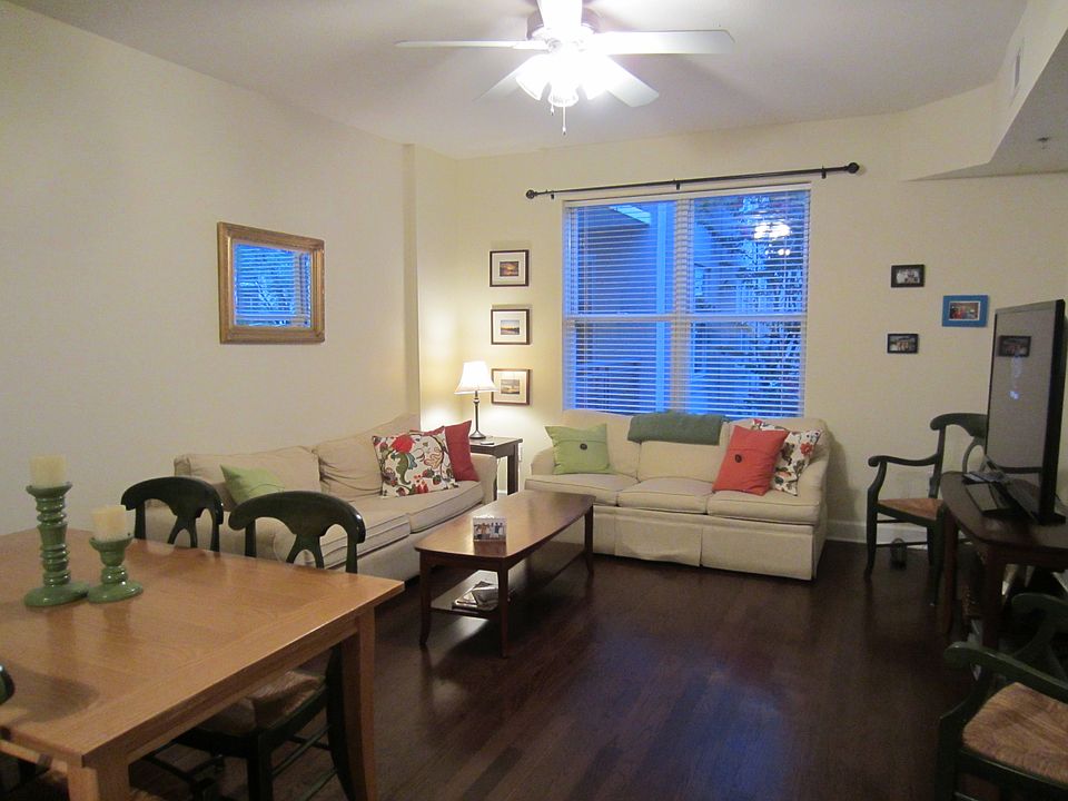 Spacious living room