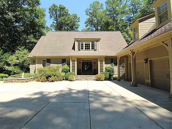 2nd image of 912 Madison Grove Ln NW