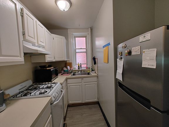 4th image of 463 Park Dr APT 11