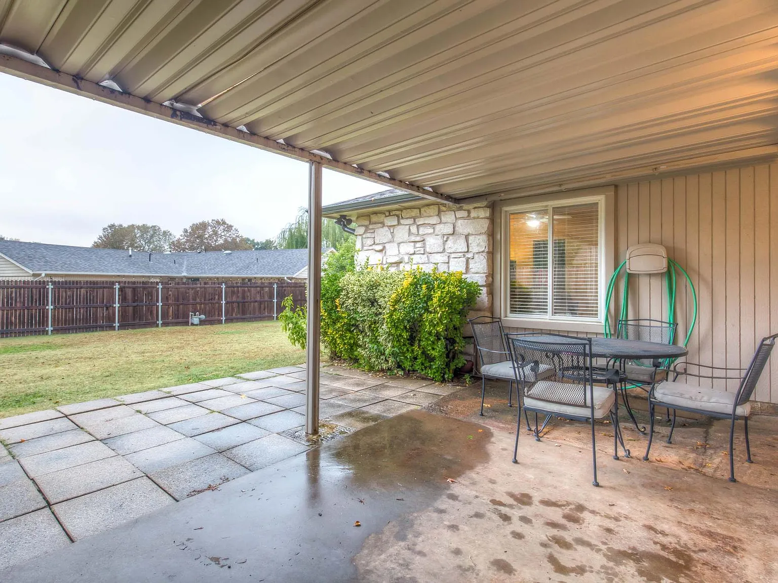 1230 N Ironwood Pl — Photo 4