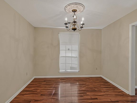 5th image of 1536 Cora Dr