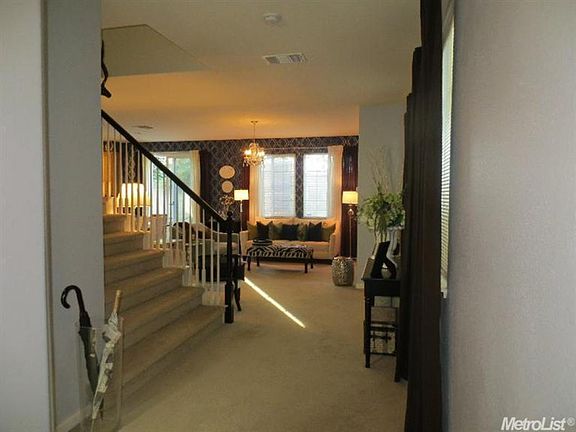 2nd image of 3215 Golden Poppy Dr