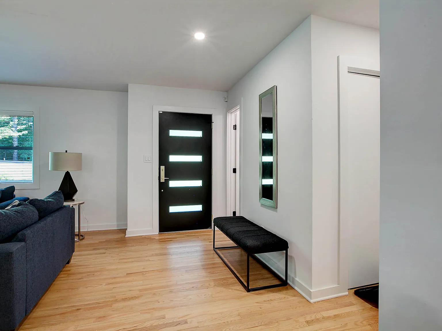 4 bed, 2082 sqft, $3,300 — Photo 2
