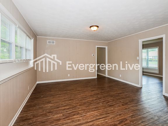 3rd image of 4793 Summerview Ave