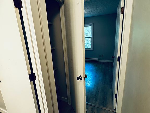 4th image of 502 Chinworth Ct #1