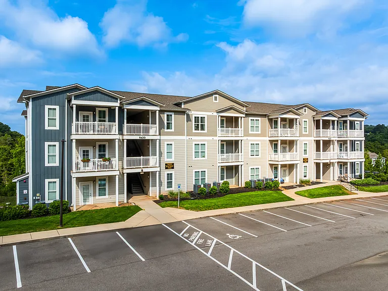 Marina Pointe — Photo 21
